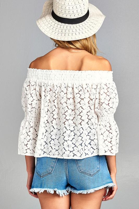 Blusa de encaje floral con hombros descubiertos y mangas tres cuartos para mujer